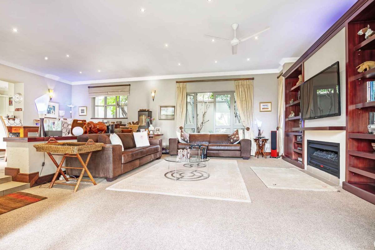 PERFECT HOME FOR THE AVID ENTERTAINER - Photo 5