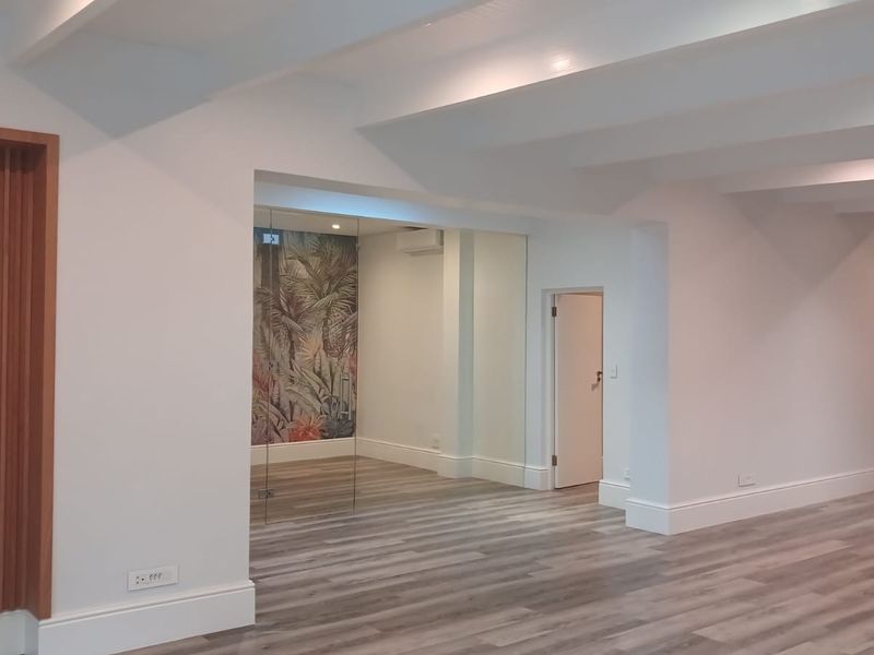 Prime Constantia 95 sqm Office with potential Rental Offset. - Photo 9