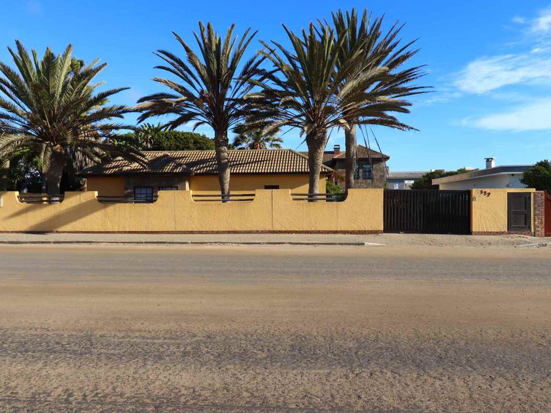 4-Bedroom Home with Separate Flat for Sale, Swakopmund Namibia - Photo 1