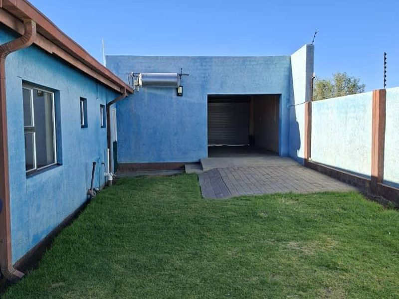 HOUSE FOR SALE - VEDDERSDAAL, OKAHANDJA - Photo 2