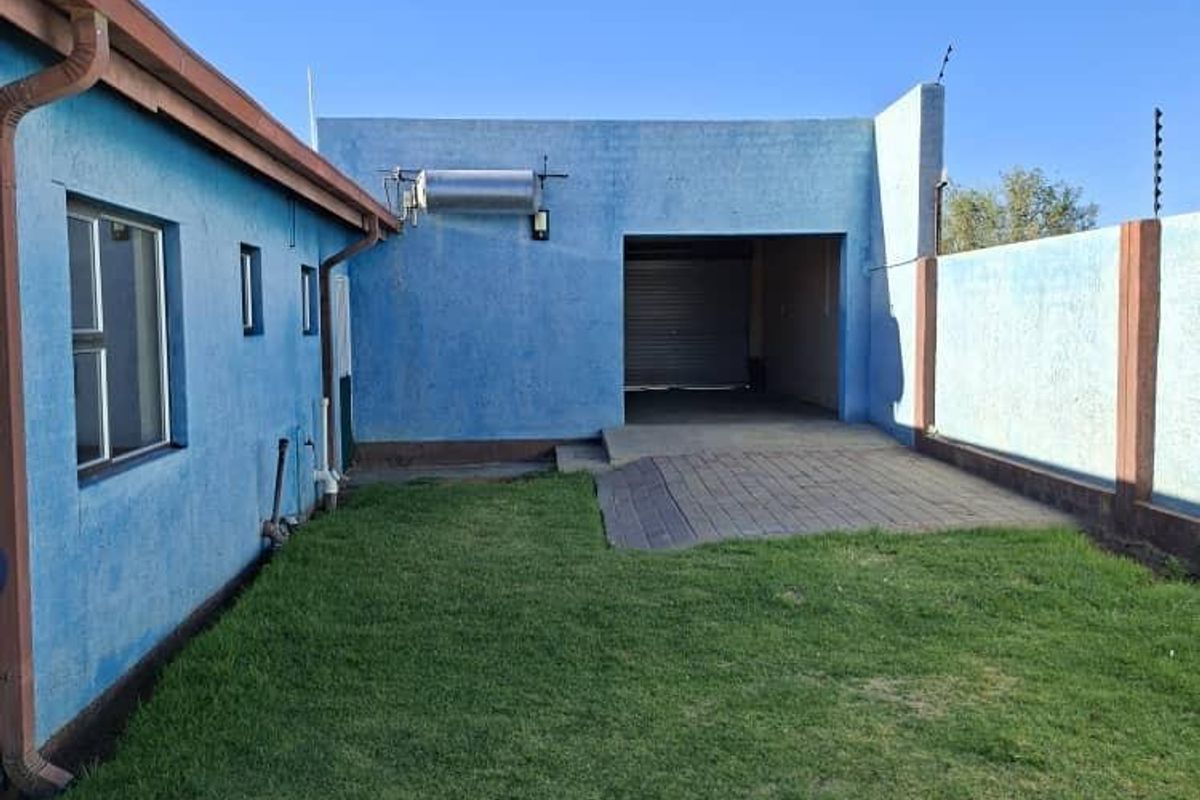 HOUSE FOR SALE - VEDDERSDAAL, OKAHANDJA - Photo 2