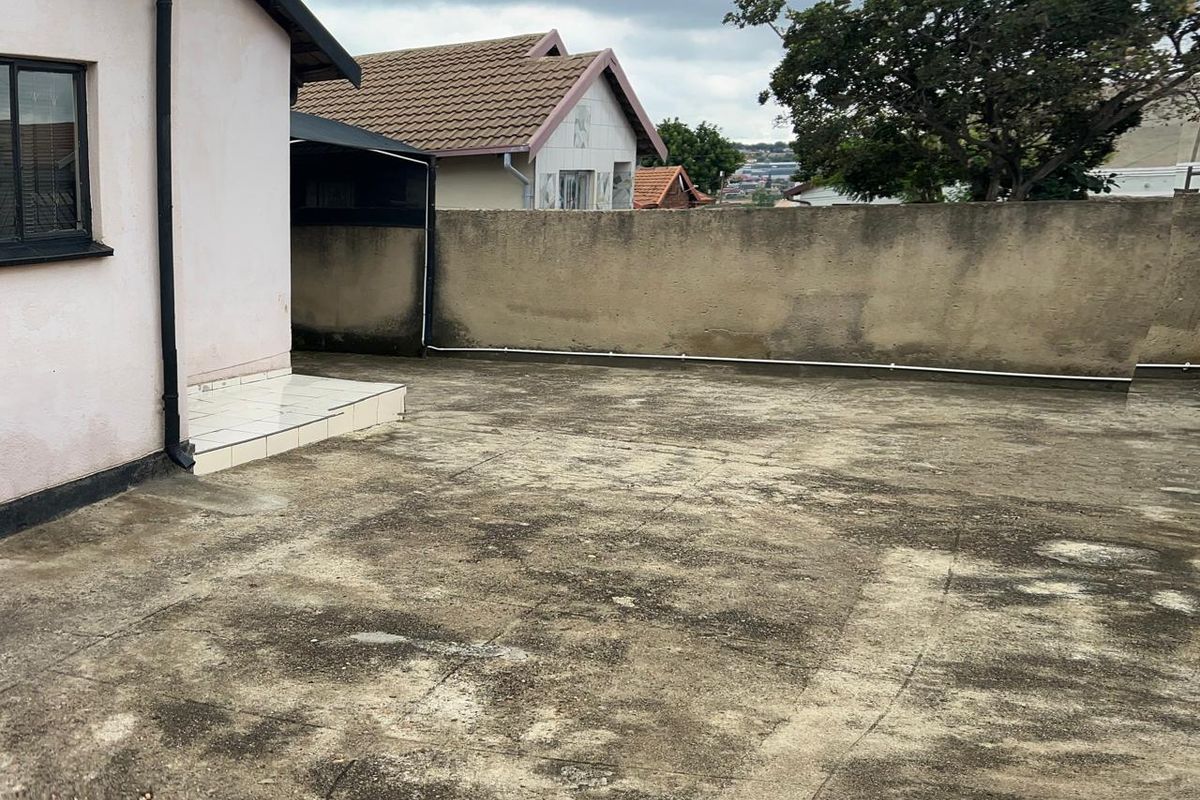 Ebony Park - R 950 000 2 beds , 1 bath - Photo 2