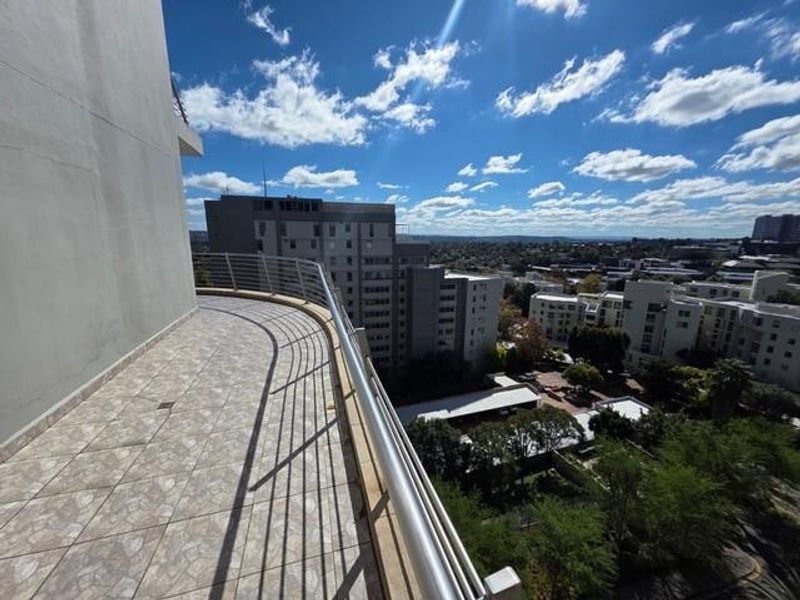3 Bed Fully Furnished Apartment for Rent in Sandhurst - Photo 10