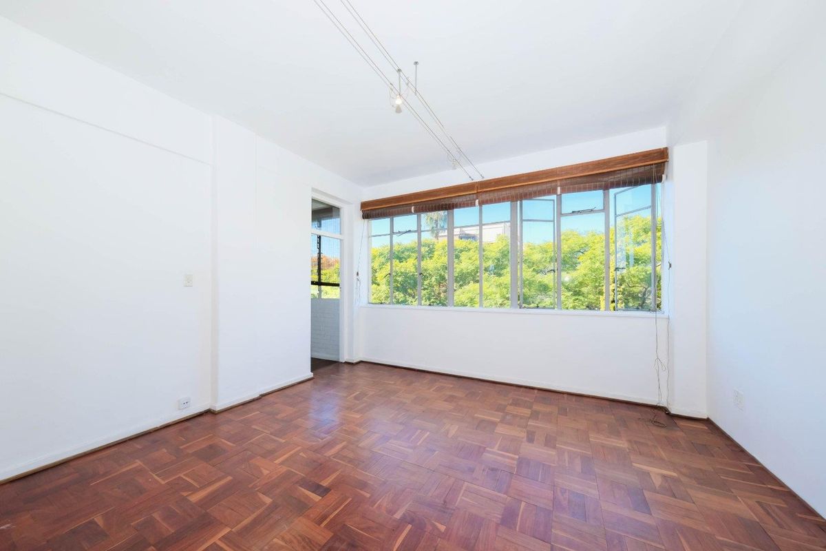Heritage Complex Earls Court! Negotiable! - Photo 3