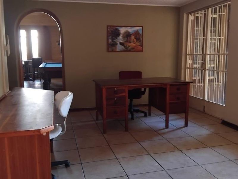 HOME AND GUEST HOUSE - Photo 10