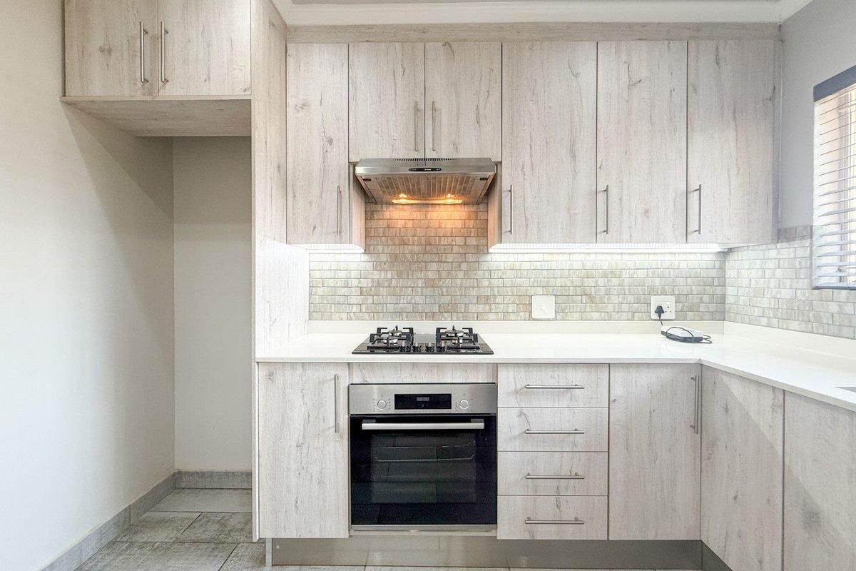 Newly Renovated Beauty with Sunset Views - Photo 5