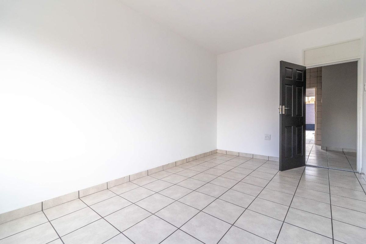 Top quality block of flats with 22 units, for sale in La Rochelle - Photo 5