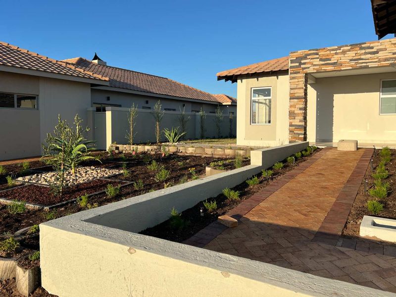 Lagoon Views. Effortless Living. Endless Possibilities. - Photo 2