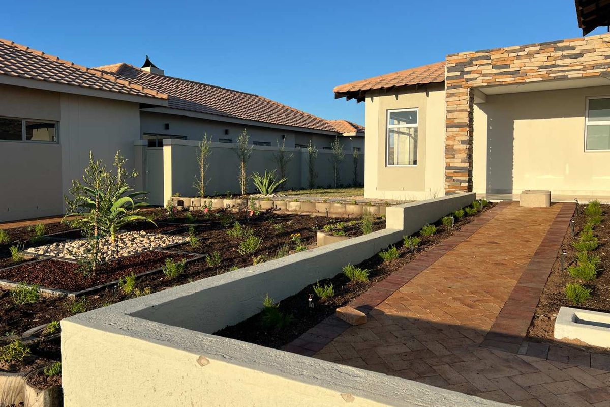 Lagoon Views. Effortless Living. Endless Possibilities. - Photo 2