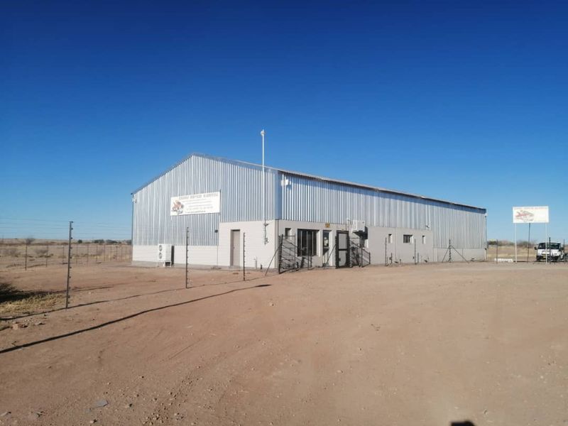 INDUSTRIAL PROPERTY WITH POSSIBILLITIES FOR SALE IN MARIENTAL - Photo 4