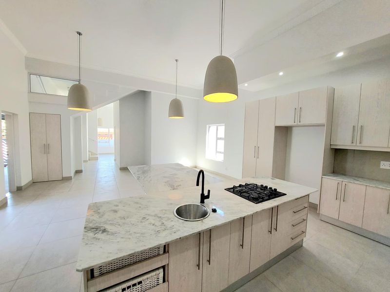 Brand New 5 Bedroom Home - Photo 10