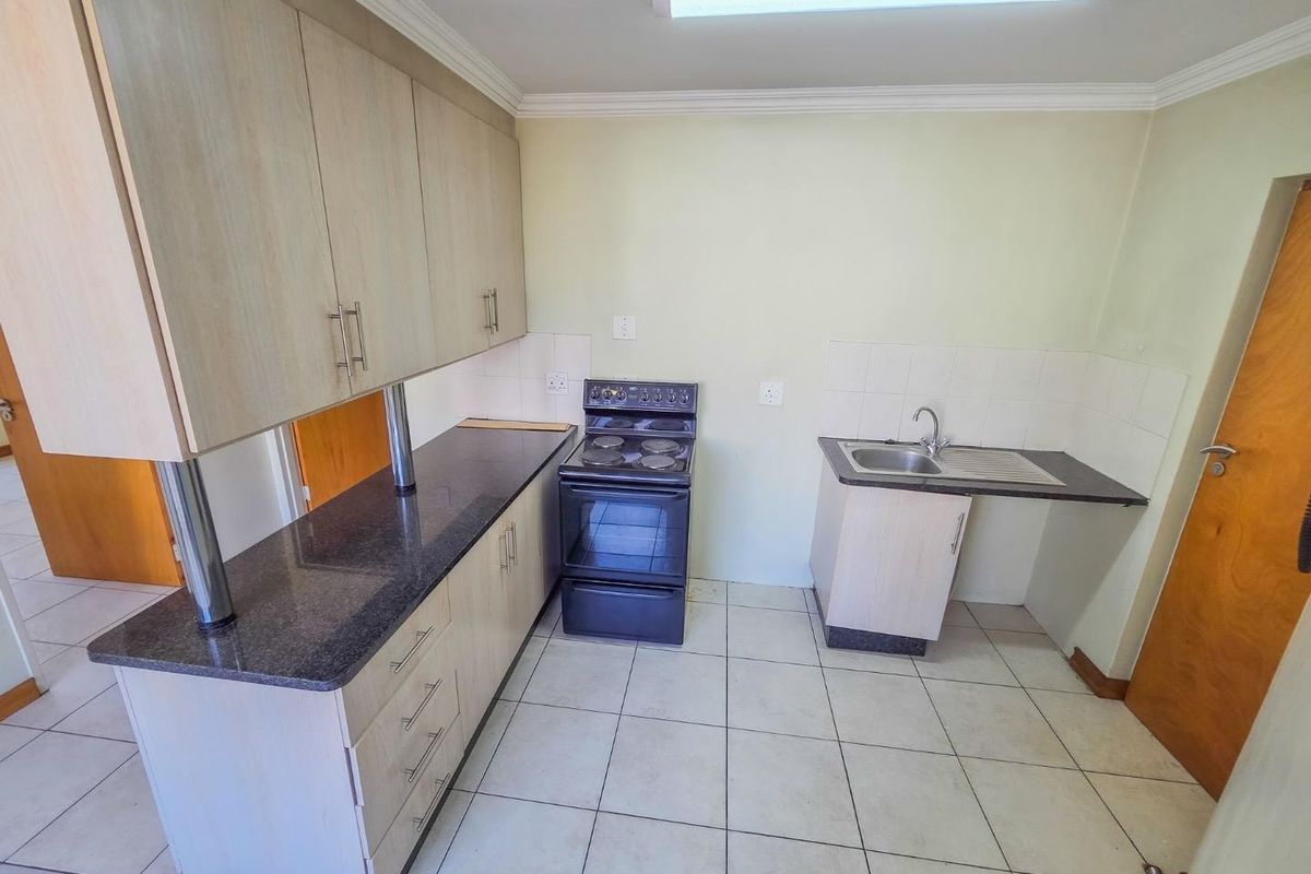 2 Bedroom Apartment Available in Hillcrest - Photo 2