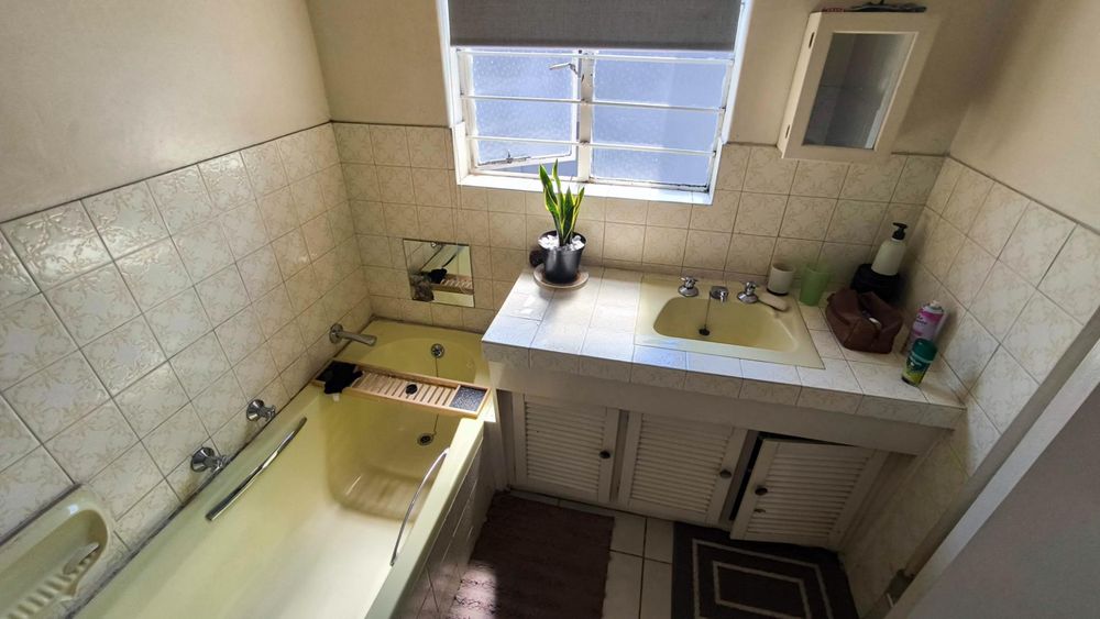 bathroom 2 (mes)