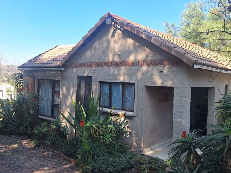 Stunning 2 Bedroom Cottage in Northriding - Photo 1
