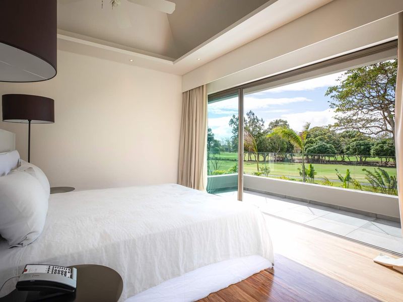 Contemporary Luxury Estate with Championship Golf Views. - Photo 9