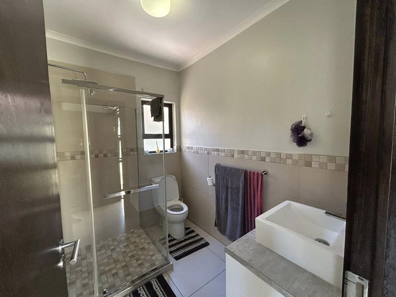 Discover this inviting 3-bedroom unit nestled in a secure gated community, offering comfort and space in a prime location. - Photo 8