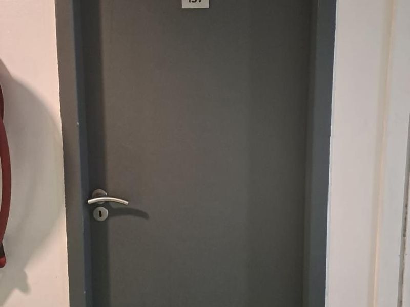 Secure & Convenient One-Bedroom Apartment in Grand Central Apartments - Photo 2