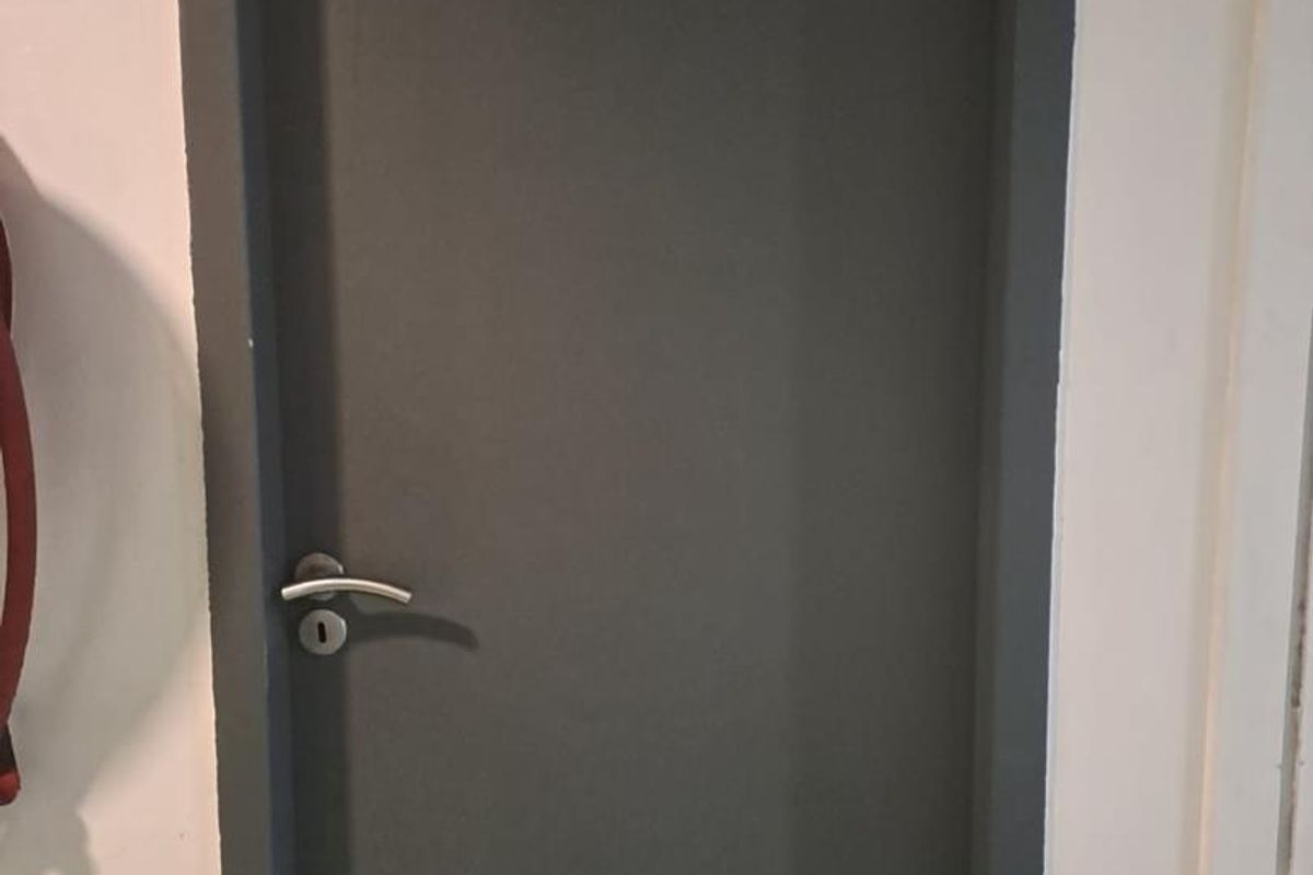 Secure & Convenient One-Bedroom Apartment in Grand Central Apartments - Photo 2