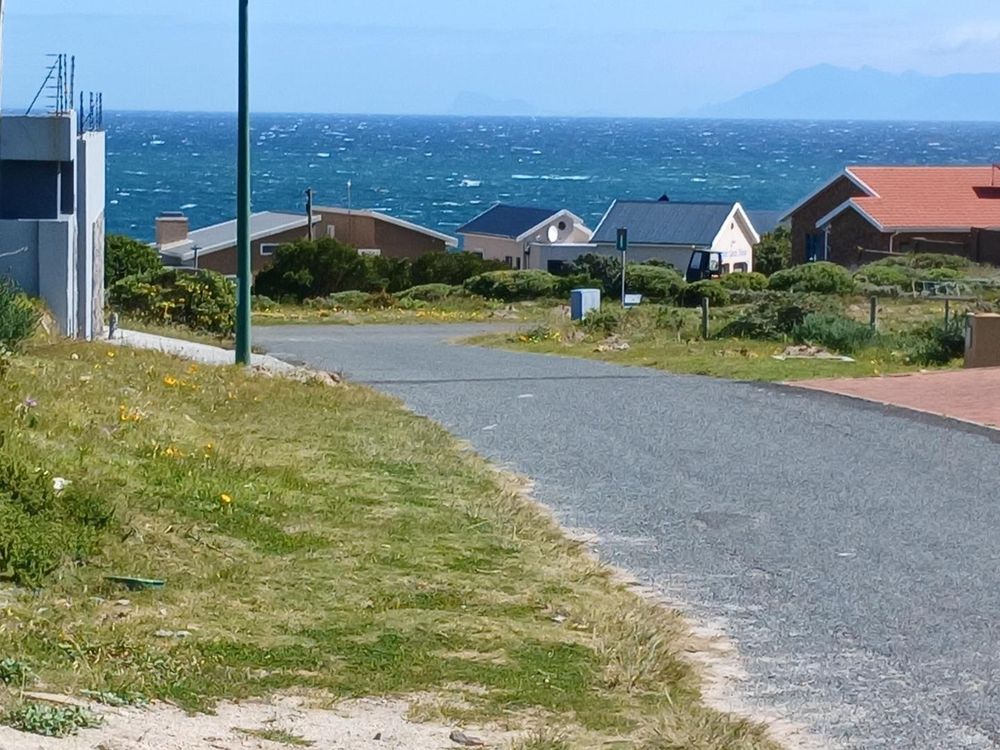 Same as previous 2 photos; now zoomed in a bit more.