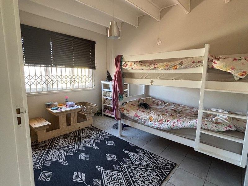 6 Bedroom Unit in Town Central - Photo 6