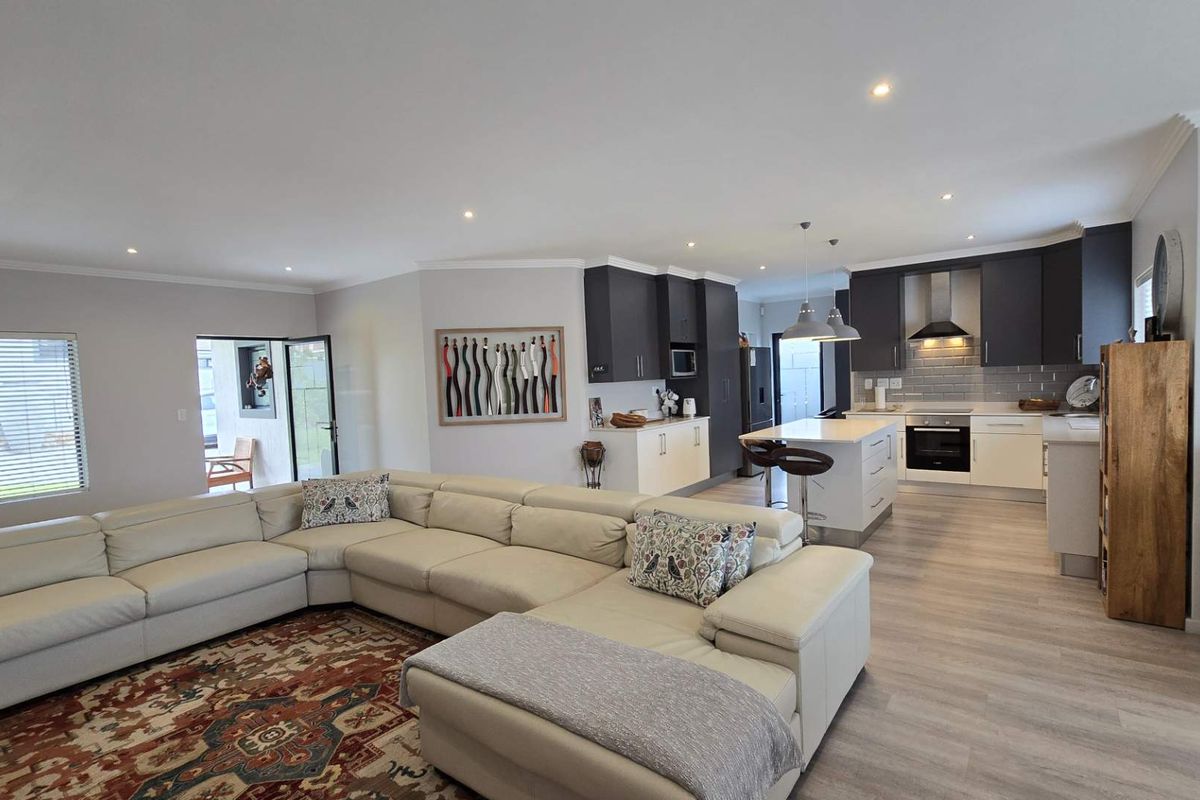 RETIREMENT VILLAGE FOR OVER 50'S - Photo 5