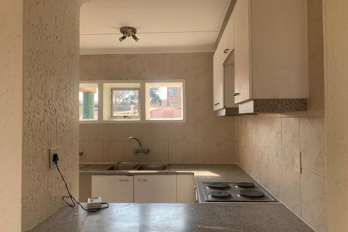 2 bedroom apartment for sale at Phuket in Wincherster hills - Photo 3