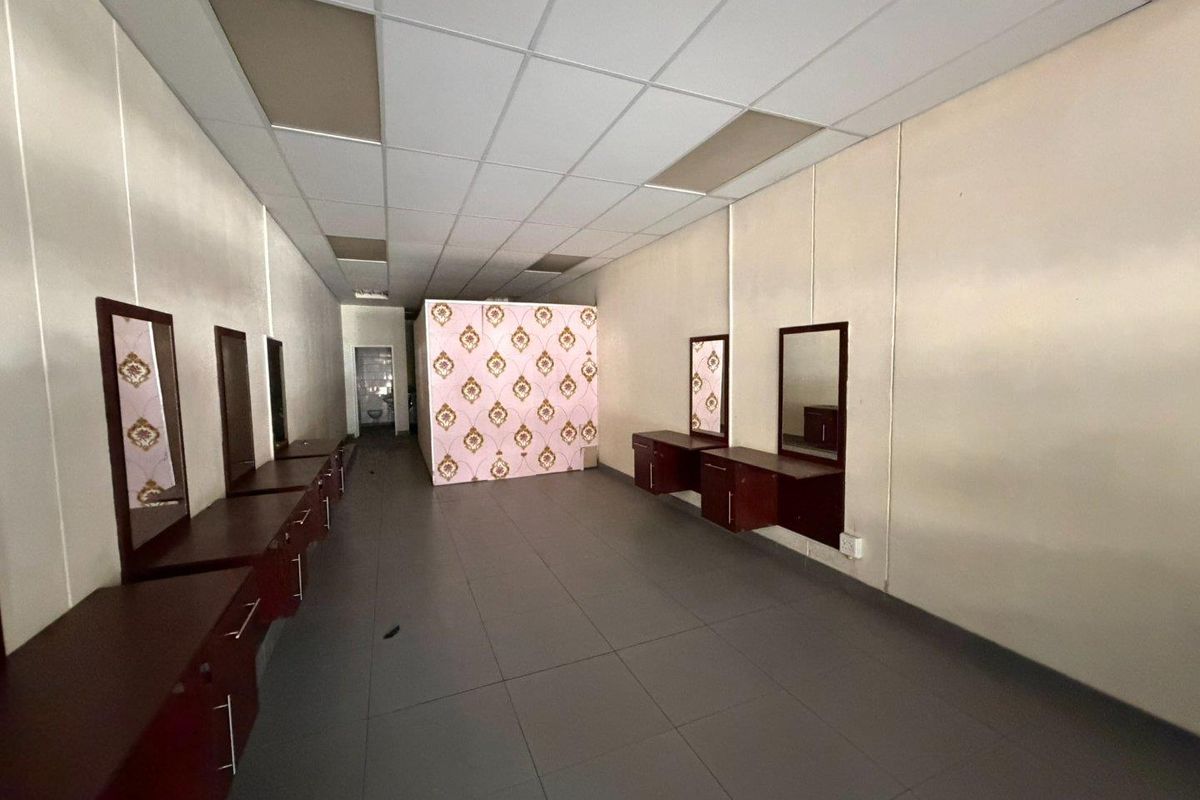 70 Sqm RETAILS SPACE ON SPECIAL TO RENT IN PRETORIA FOR R 5999.00 PM AVAILABLE IMMEDIATELY. - Photo 5