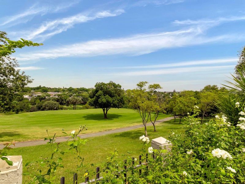 4 Bedroom House for Sale in Dainfern Golf Estate - Photo 2