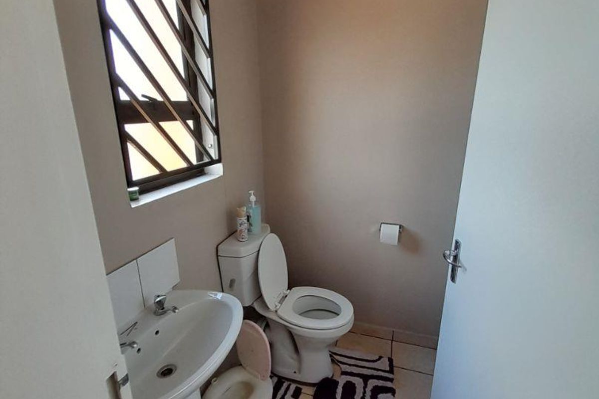 🏡 Exquisite 3 Bedroom Duplex For Sale - Photo 4