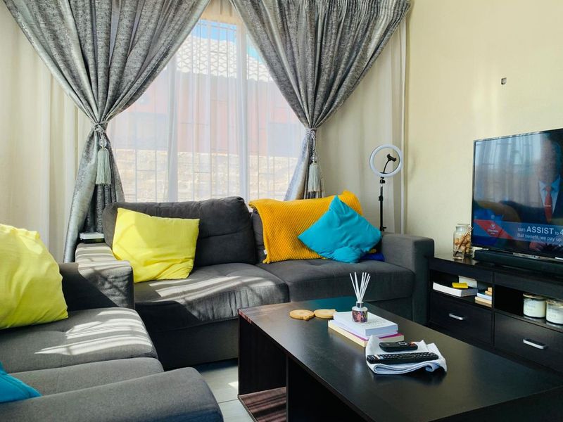 Charming 3-Bedroom Home Near Soshanguve Crossing Mall! - Photo 5