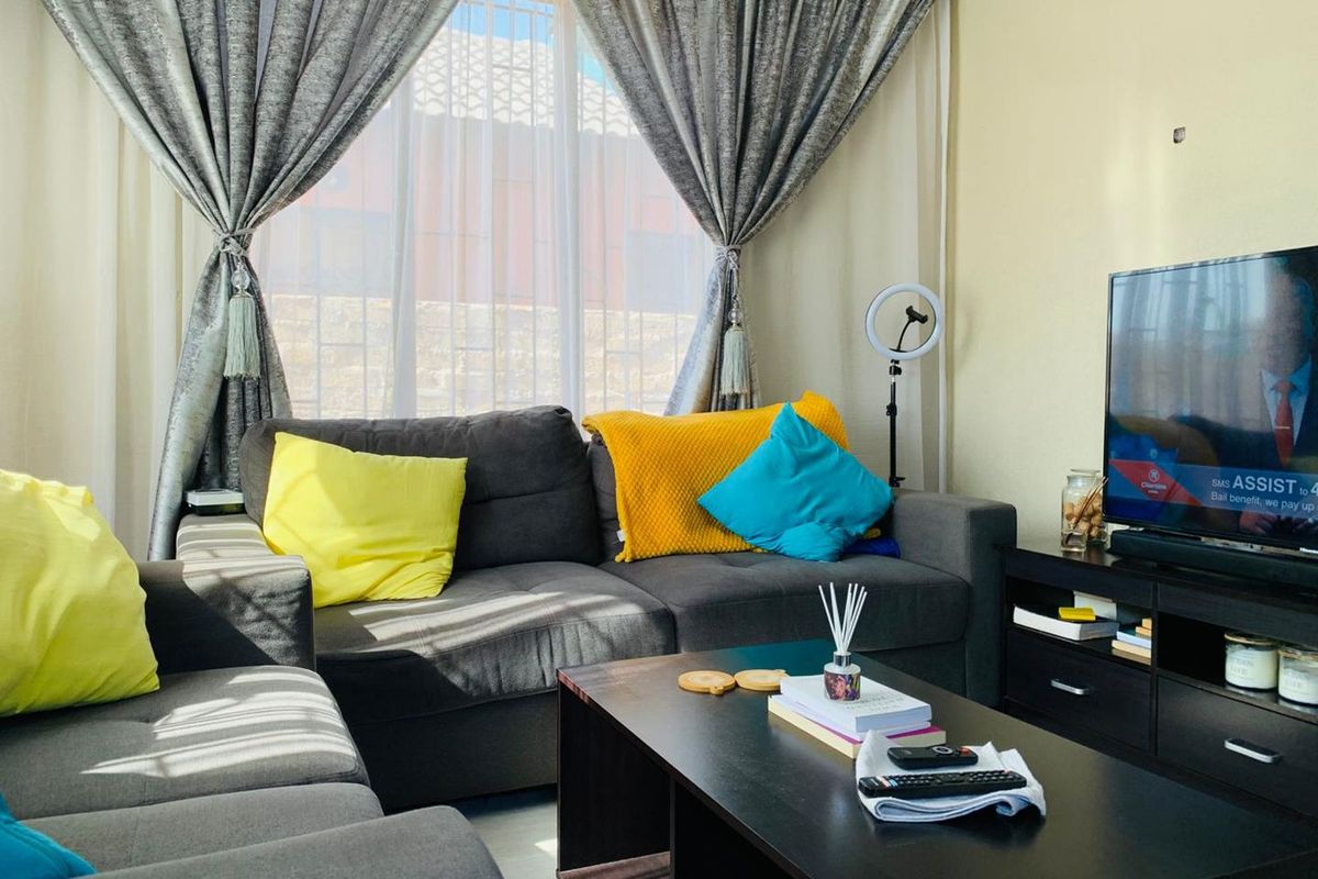 Charming 3-Bedroom Home Near Soshanguve Crossing Mall! - Photo 5