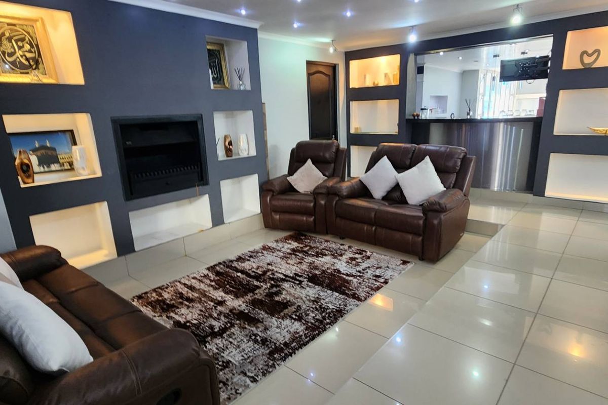Your Dream Family Home Awaits! - Photo 4