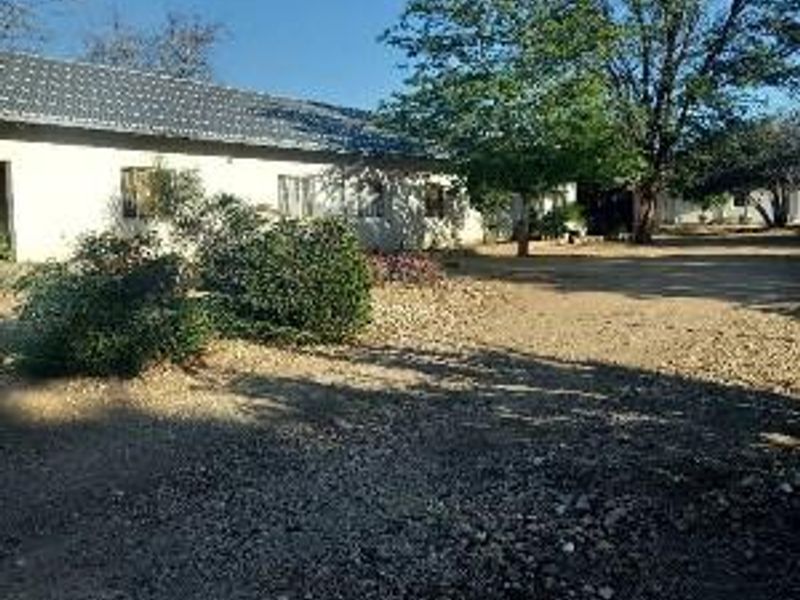 Versatile Property in Omaruru - Photo 3