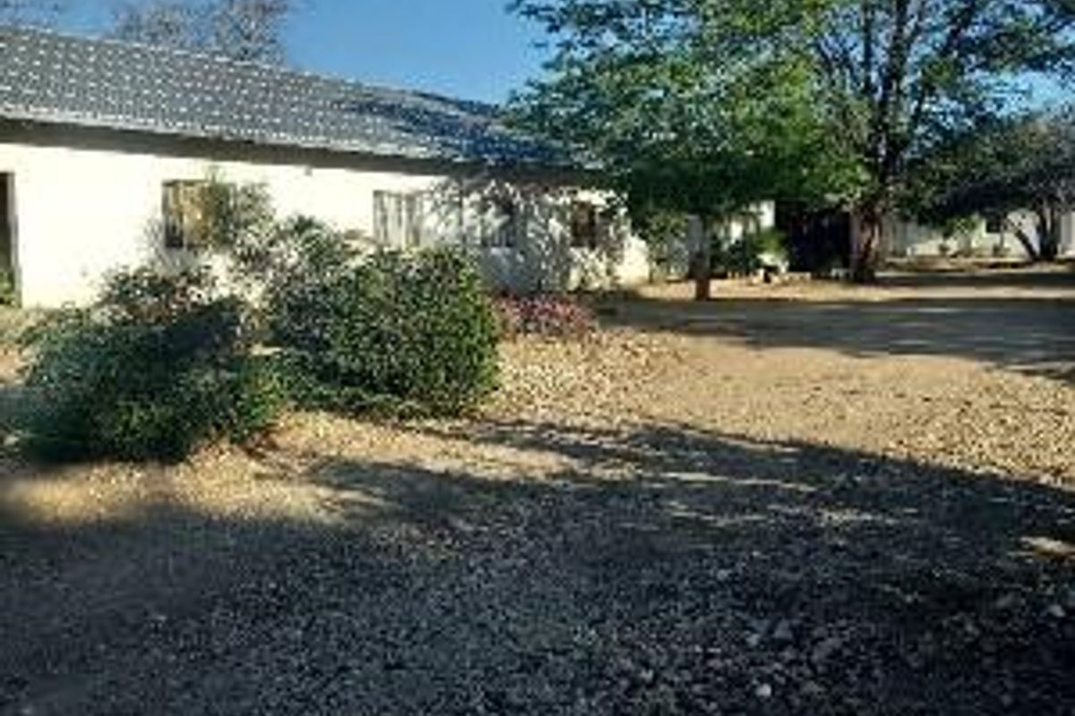 Versatile Property in Omaruru - Photo 3