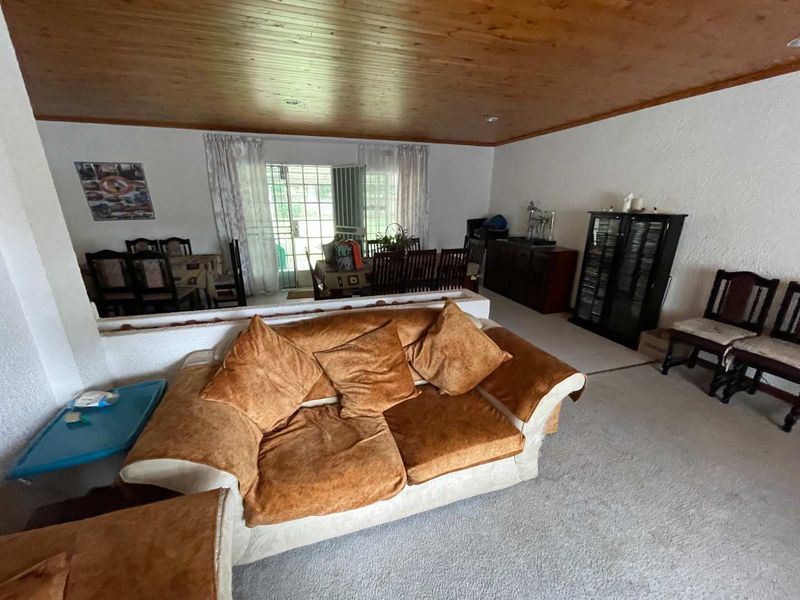 5 Bedroom Spacious Family Home - Photo 7