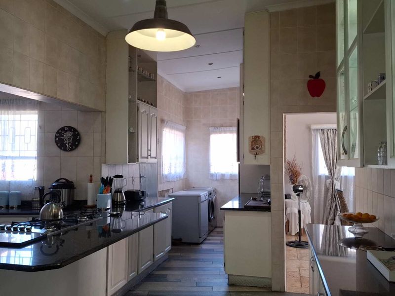 Low Maintenance Home in Central Brackenhurst - Photo 10