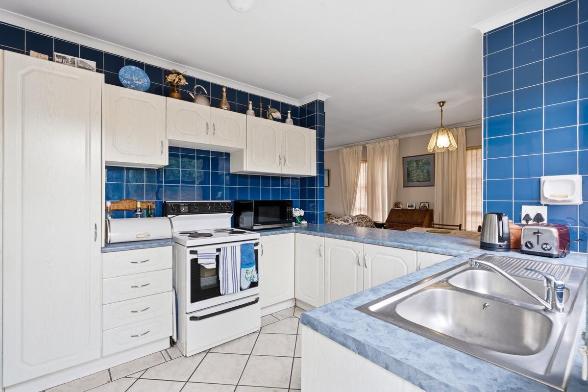 Three-Bedroom Family Home in Tijgerhof - Photo 5