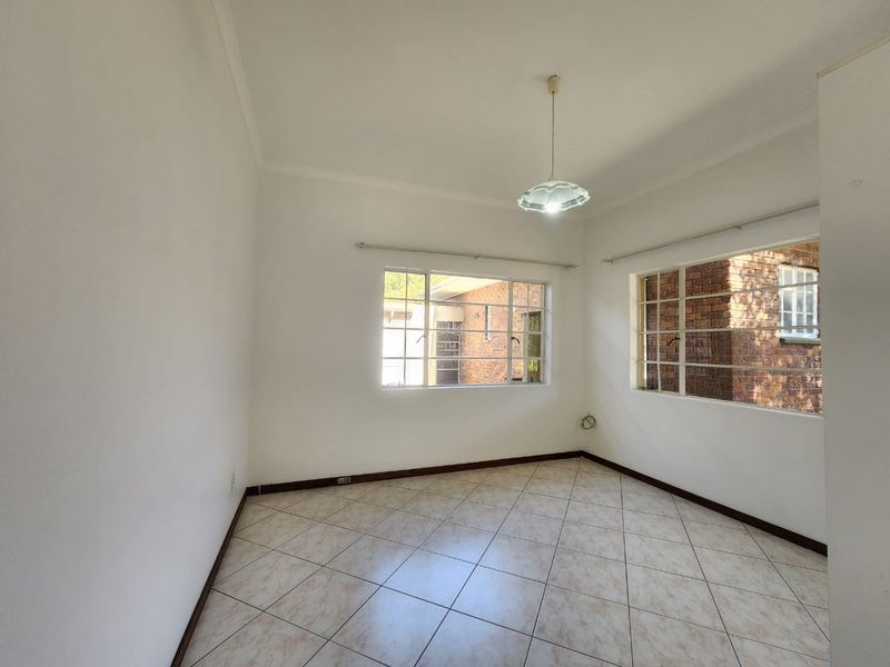Two bedroom garden cottage to rent in Rynfield Estates - Photo 10