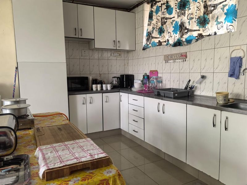 Comfy 2-Bed Apartment in Malvern, Queensburgh! - Photo 8