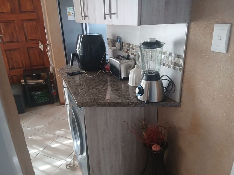 Your Dream Home: Modern Comfort in a Secure Community - Photo 6