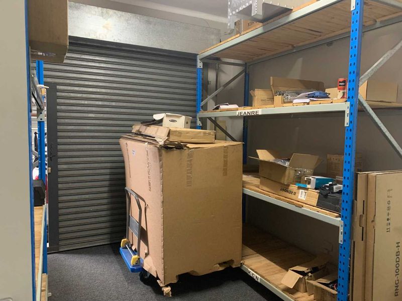 Convenient Ground Floor Offices with Secure Garages & Storage - Photo 5