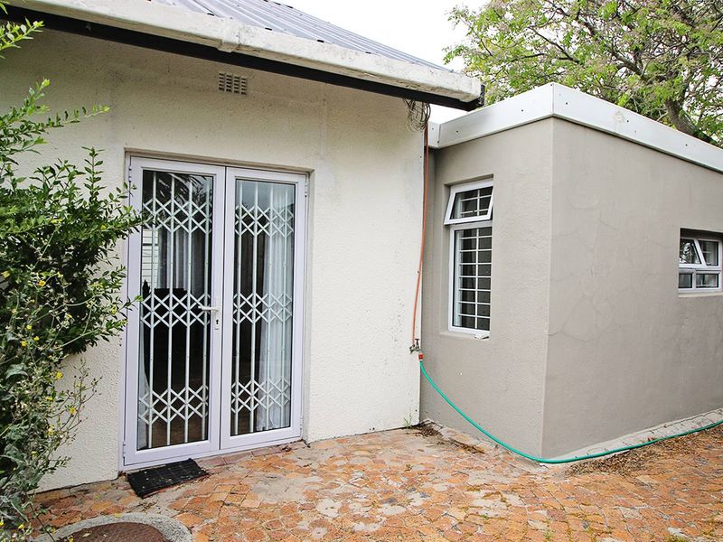 Spacious 2 bedroomed Cottage in Tokai - Photo 3
