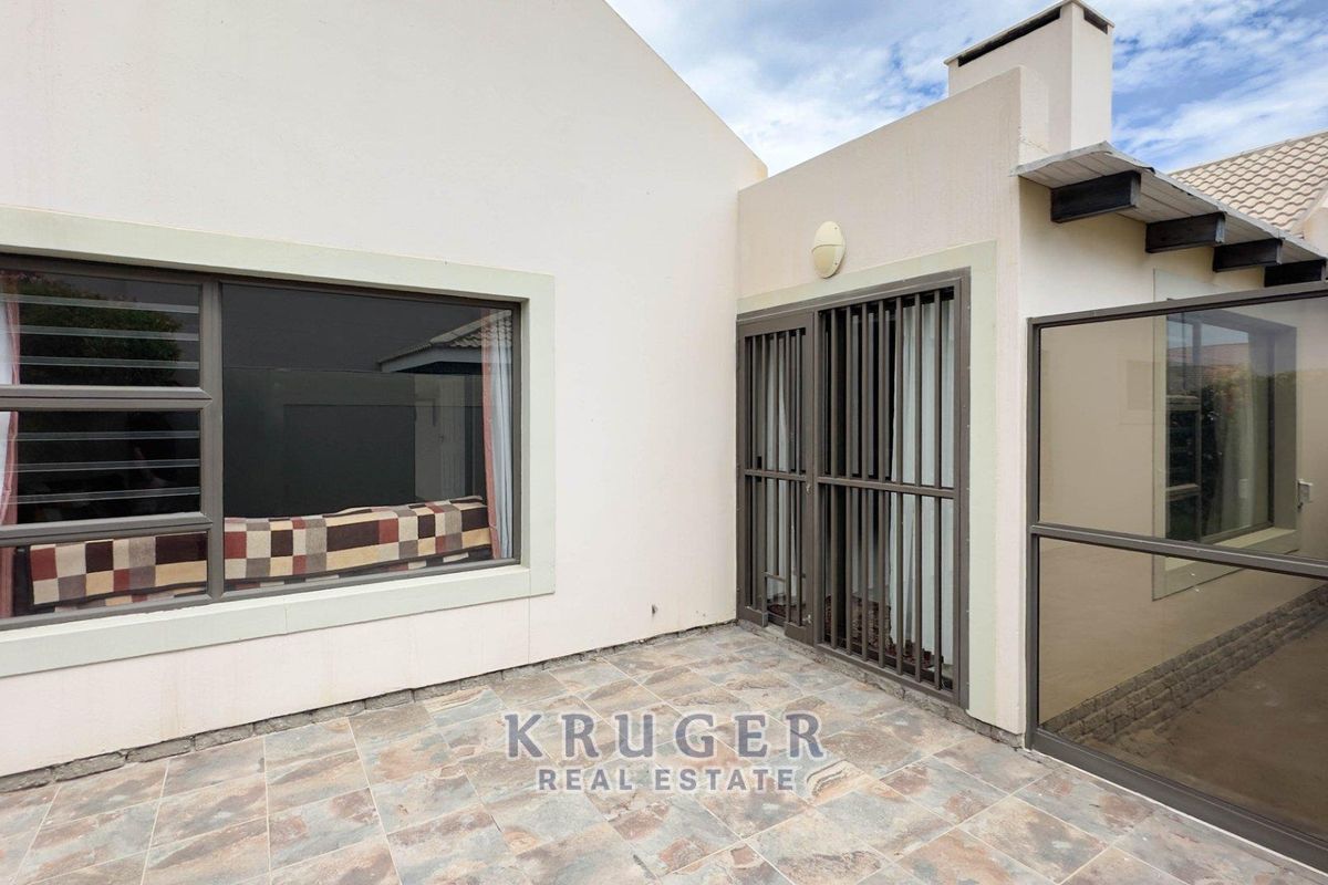 3-BEDROOM HOUSE FOR SALE IN SWAKOPMUND – EXTENSION 15 - Photo 4