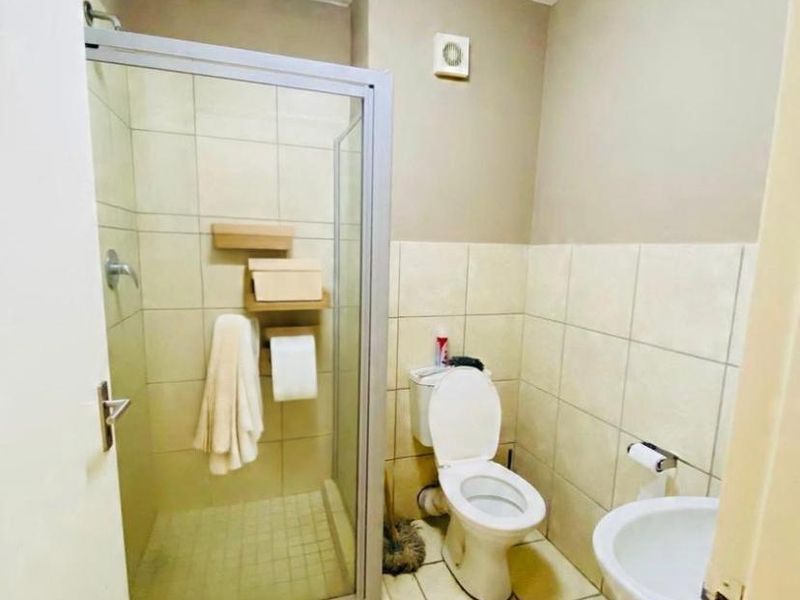 Two Bedroom Apartment For Sale In Otjomuise - Photo 3