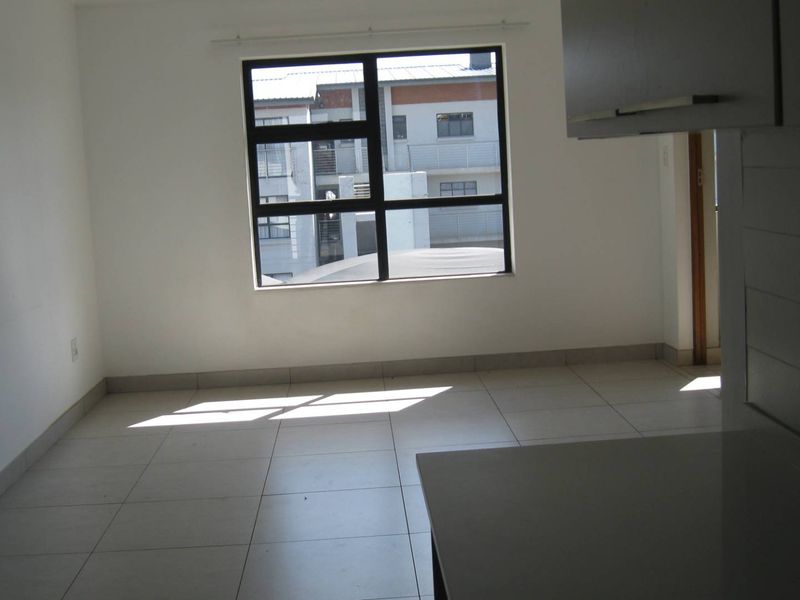 Stylish & Affordable Apartment in Irene – 2 Bedrooms and Great Amenities - Photo 3