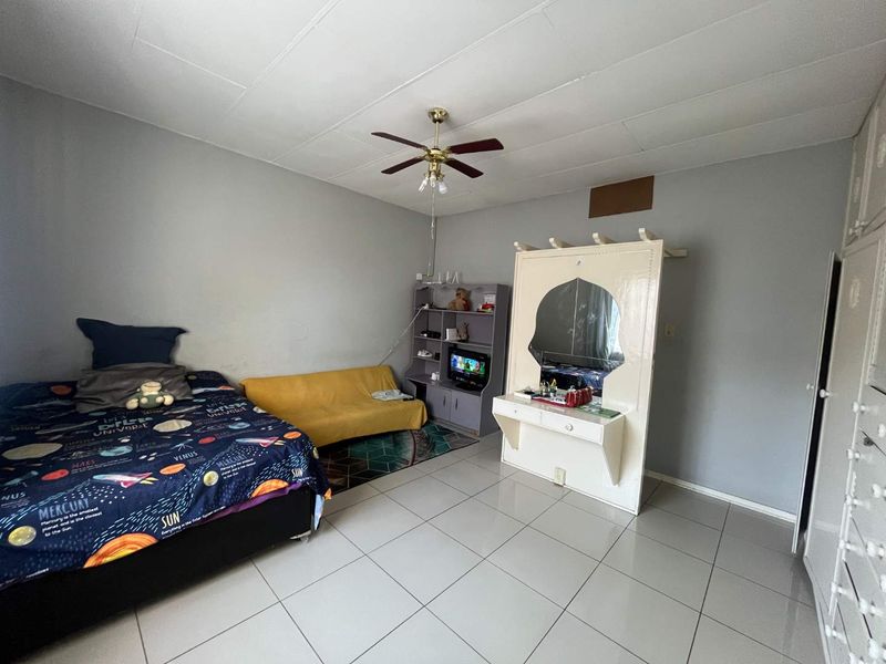 Spacious 3-Bedroom Family Home in Prime Lemoendraai Location – Great Investment Potential! - Photo 10