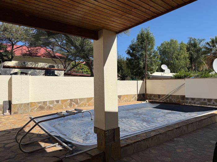 Property #2500773, House Rental Monthly in Luxury Hill