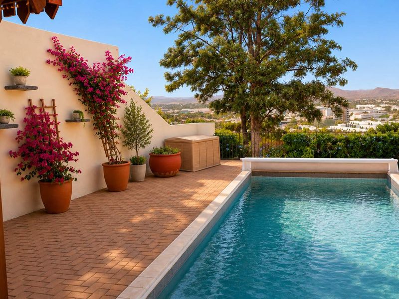 Spacious Family Home in Sought-After Luxury Hill - Photo 1