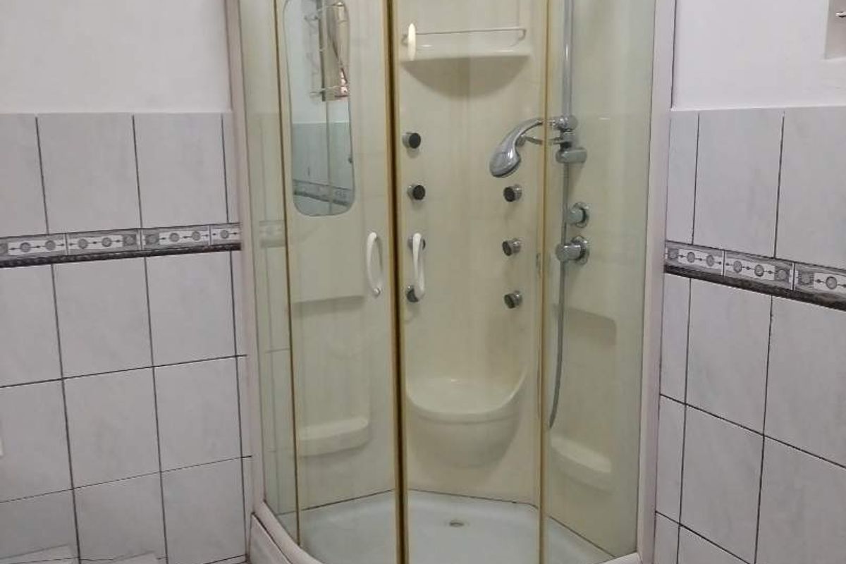 A BACHELOR UNIT FOR RENTAL - Photo 5