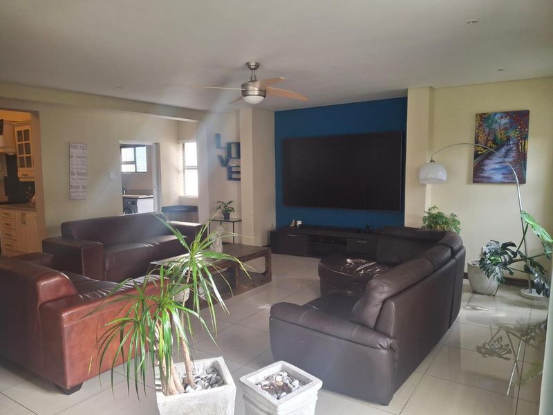 Golf Estate Living - Photo 9